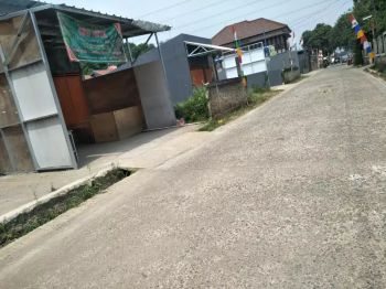 Di jual ruko 2 lantai SHM di sawangan depok jln 2 mobil