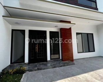 Rumah Brand New, New Nusaloka Sektor 14,4