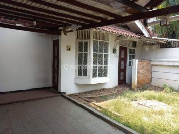 Dijual murah rumah 2 lantai dlm komplek, lokasi & akses bagus Butuh Renovasi