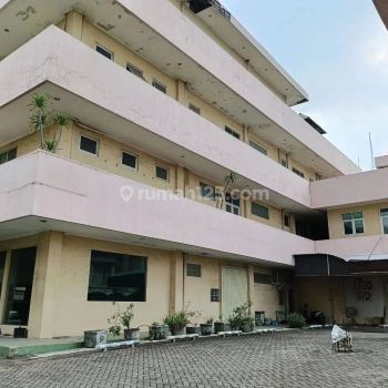 Gedung 4 Lantai di Darmo Permai, Surabaya 4.000 M HGB