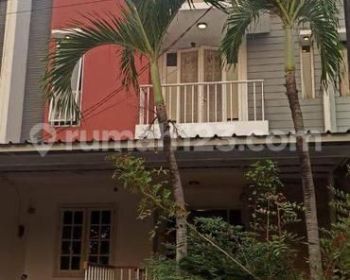 Disewakan Rumah Depan Taman di Cluster Harmoni Harapan Indah