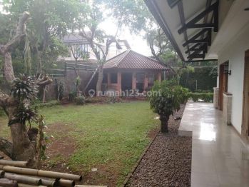 Rumah Taman Udara Segar Jalan Lebar