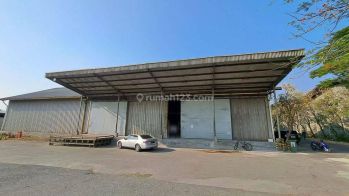 Sewa Gudang 43x36 di Cakung Barat ada loading dock