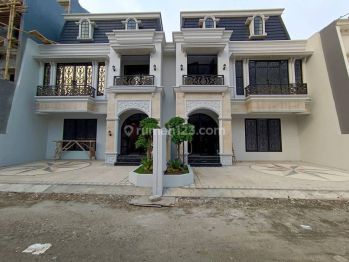 Rumah Sultan Gaya Klasik di Kebagusan, Jakarta Selatan