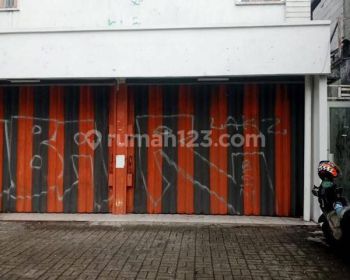 Ruko Kebayoran Lama 3 Lantai Komersil Area Bentuk Tanah L