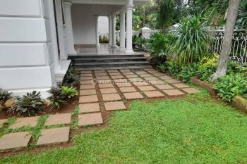 Rumah Asri Dan Nyaman Disewakan di Pondok Indah Jakarta Selatan
