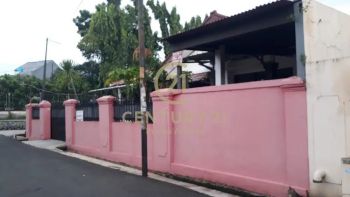 Rumah luas di komplek Peruri ciledug cocok untuk investasi