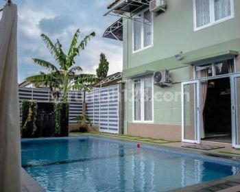 Villa Nyaman  2 Lantai Ada Kolam Renang di Kota Bunga