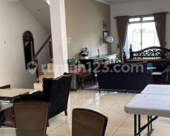 Dijual Rumah Posisi Hook Kawasan Elit di Kota Baru Parahyangan