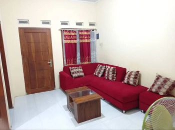 RUMAH FULL PERABOT DIKONTRAKKAN DI KAWASAN PERUMAHAN NYAMAN & AMAN