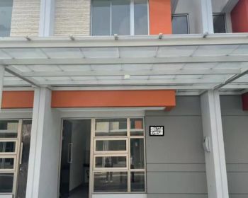 DISEWAKANRUMAH CLUSTER CLEAVELAND PIK 2 UKURAN  4,5 x 10 HADAP SELATAN