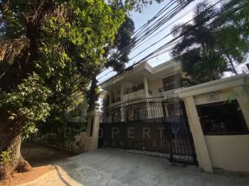 Disewakan Cepat Rumah Mewah 2 Lantai 4 BR (Private Pool Full Furnish)