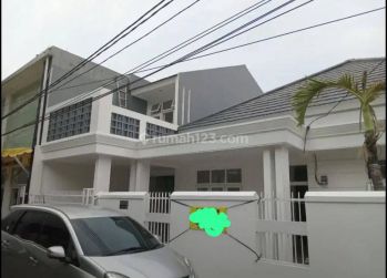 Rumah Semi Furnished Dekat Perkantoran Jakarta Selatan