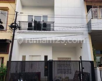 Rumah brand new muara Karang siap huni dan bagus