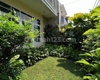 Rumah di lembah cinere tanah luas lantai marmer lokasi dekat tol