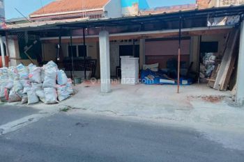 Rumah Tua Hitung Tanah Luas 180 M2 di Klender, Jaktim