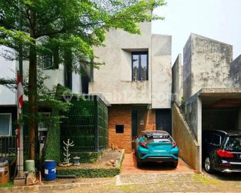 Rumah 2 Lantai Bagus Furnished di Ozone Veteran, Jakarta Selatan