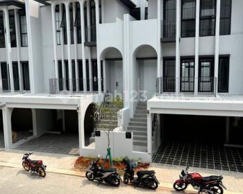 Rumah Kamar 4 +1 di Aether Greenwich Park Bsd - Khusus penyewa