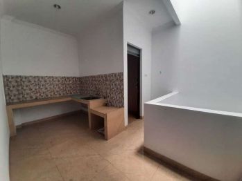 RUMAH RUKO TAMAN COSMOS COCOK UNTUK USAHA DEKAT TAMAN RATU