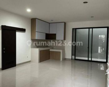 Rumah 3 Kamar + AC dan Gorden 6x15 PIK Milenial Disewakan