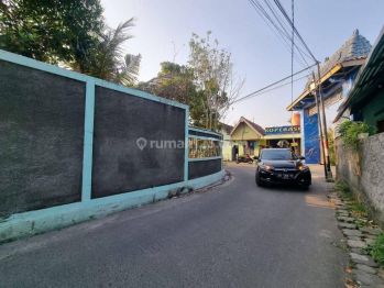 Unit Terakhir, Tanah Tengah Kota Jogjakarta, 5 Menit Ke Malioboro