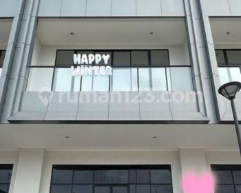 Disewakan Ruko SOHO Type Ebony 2 di PIK2 Unfurnished Luas 8x18m²