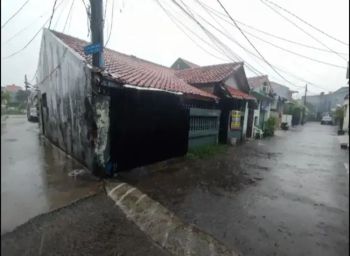 RUMAH LAYAK HUNI JALAN 2 MOBIL JATI MAKMUR PONDOK GEDE
