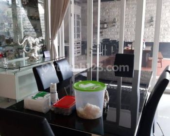 Rumah 2 lantai Outdoor kering royal residence