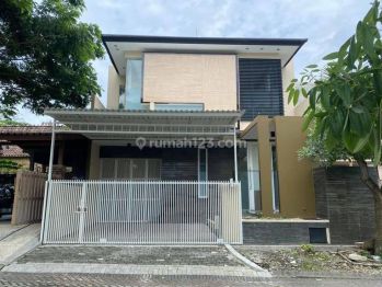251. Rumah Minimalis Mewah Rafles Garden di Barat Citraland Utama