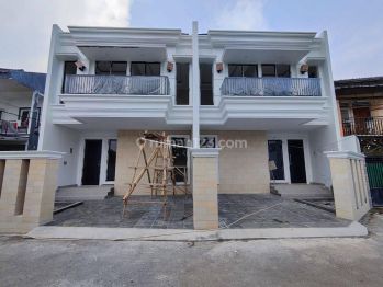 Rumah Siap Huni dekat tol LRT cibubur Jakarta Timur Jalan Radar Auri