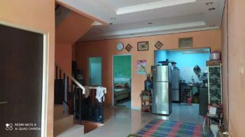 Rumah 2 lantai siap huni di perumahan the royal palm