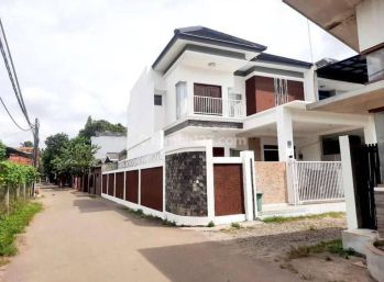Rumah dalam cluster di  Caman Kalimalang Bekasi