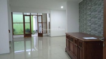Disewakan Rumah Minimalis Modern Siap Huni Dalam Cluster Cigadung