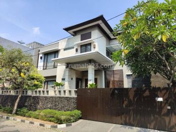 Rumah 2 lantai mewah dan nyaman green garden jakarta barat Rumah di Jalan green
