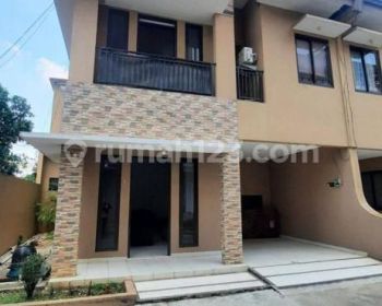 Rumah townhouse Pejaten Wr.buncit Kmr 3+1 78jt/thn
