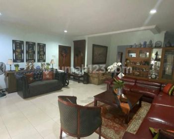 Rumah siap huni area kebayoran baru jalan depan lebar good deal
