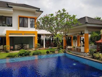 Rumah Mewah Bernuansa Resort Di Taman Giri Loka Bsd Serpong Rare