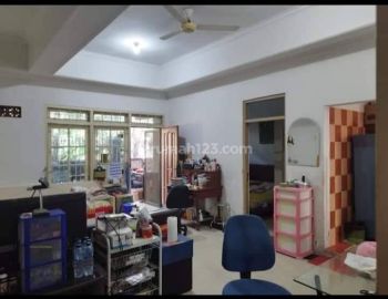 Rumah di Griya Babatan Mukti SHM Bagus hadap Selatan