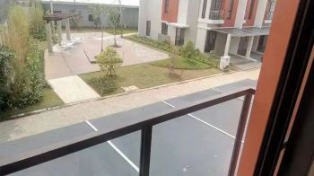 Disewakan Green Village murah, depan taman, 1,5 km dari Greenlake City