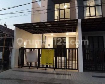 Rumah Minimalis 2 Lt Rungkut Mapan Surabaya Timur Dekat Kampus