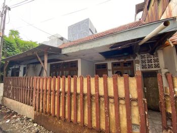 Dijual Cepat Rumah di Bendungan Hilir 500m ke Wisma GKBI Sudirman