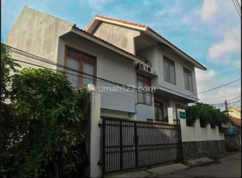 RUMAH TERAWAT SIAP HUNI AKSES  DEKAT PIM DI RADIO DALAM