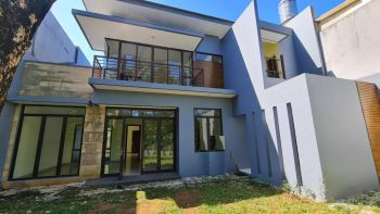 Lebar 12, seperti BARU siap huni sudah SHM, bonus taman belakang akses