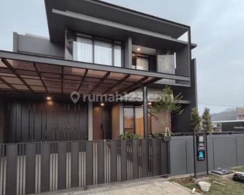 Rumah Tatar Nilapadmi di Kota Baru Parahyangan Bandung