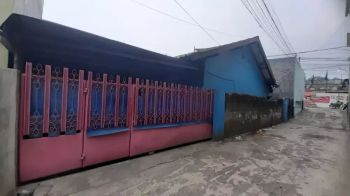 Dijual rumah dan 4 kios lokasi pinggir jalan utk usaha di jakasampurna