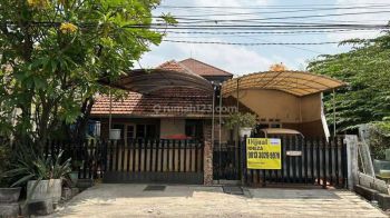 Rumah Pusat Kota Nol Jalan Besar Area Jalan Mayjen Sungkono SBY