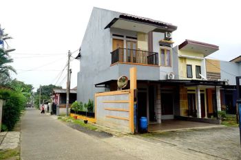 Rumah 2 Lantai Full Furnished Dekat Kampus UI Depok