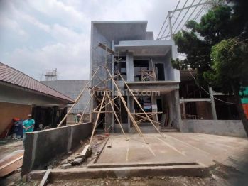 Dijual Rumah Baru Singgasana Pradana Mekarwangi kota Bandung SHM 4,5 M / Nego