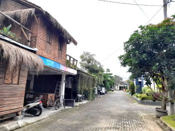 Rumah Artistik di Lingkungan Elite Grand Tlogoadi