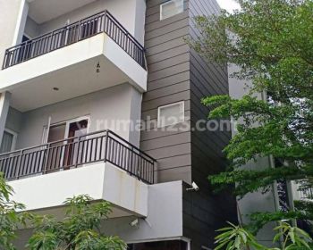 Rumah Hook Metro Marina Ancol, Siap Huni